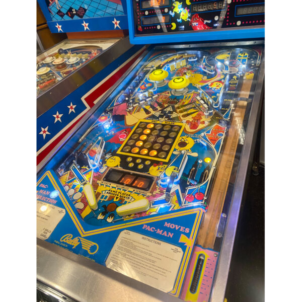 Mr. Mrs. Pac Man Pinball 4 600x600 - Mr. & Mrs. Pac-Man Pinball Machine