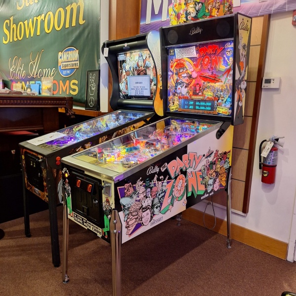 Party Zone Pinball Machine Bally 4